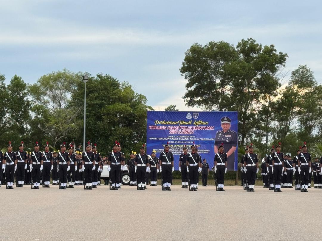 Perbarisan Tamat Latihan Kursus Asas Polis Bantuan Siri 5/2025 di Dataran Kawad PULAPOL Dungun, Terengganu
