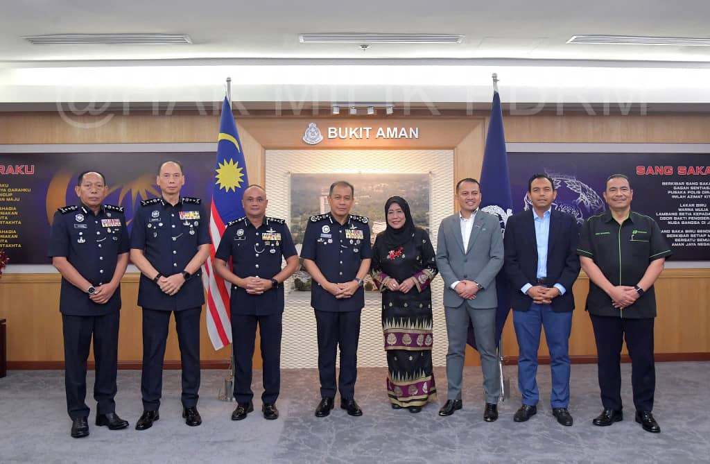 Kunjungan Hormat Persatuan Polis Bantuan Malaysia (MAPA) kepada YDH IG Dato’ Seri Hj Mohd Khalid Ismail bertempat di Tingkat 31 Menara 1 Ibu Pejabat PDRM Bukit Aman.